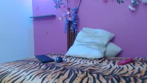 sofia online show from 02/12/26, 01:28