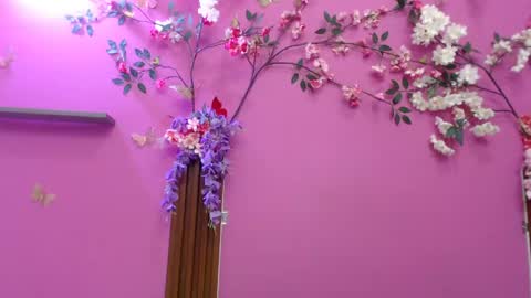 Snapshot of skinnysofia18 chatting on 04/19/26, 06:10 sofia online show from 04/19/26, 06:10