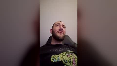 Snapshot of skinnytallz chatting on 07/05/26, 04:47 Meatnbones online show from 07/05/26, 04:47
