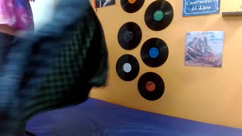 VERUS online show from 10/12/25, 06:51