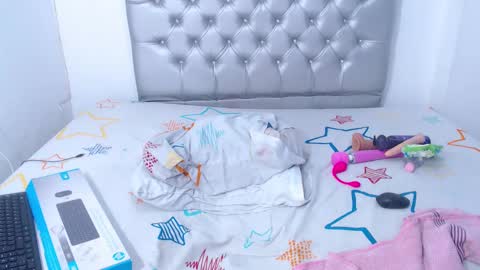 Snapshot of skinnyy_andtight chatting on 02/26/25, 09:21 Alexa online show from 02/26/25, 09:21