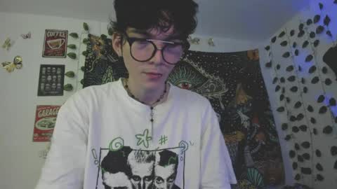 Snapshot of skiny_dann chatting on 04/21/26, 02:37 skiny_dann online show from 04/21/26, 02:37