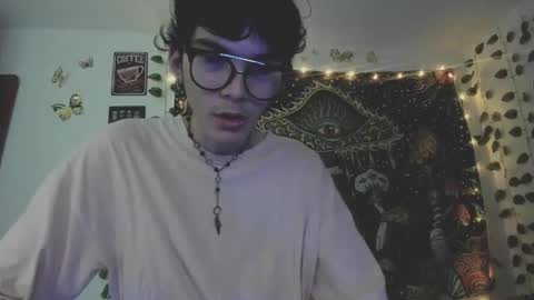 Snapshot of skiny_dann chatting on 04/28/26, 02:21 skiny_dann online show from 04/28/26, 02:21