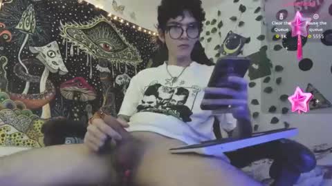 Snapshot of skiny_dann chatting on 05/18/26, 03:35 skiny_dann online show from 05/18/26, 03:35