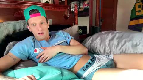 Snapshot of skittles933 chatting on 02/18/25, 03:54 Skittles online show from 02/18/25, 03:54