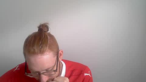 Snapshot of sklave_s chatting on 06/29/26, 11:54 sklave_s online show from 06/29/26, 11:54