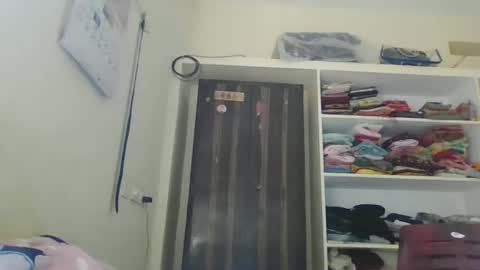 Indianslut1431 online show from 11/19/25, 08:36