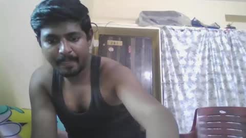 Snapshot of sklavepappu143 chatting on 04/16/26, 09:32 Indianslut1431 online show from 04/16/26, 09:32