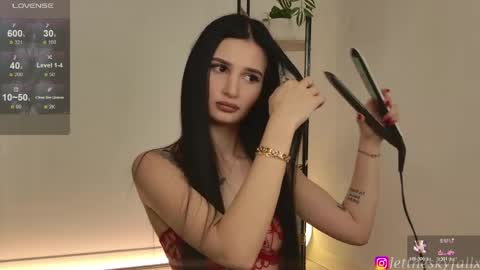 Snapshot of sky011fall chatting on 05/14/26, 03:24 Eliza online show from 05/14/26, 03:24