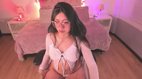 Snapshot of sky_blue__ chatting on 10/12/25, 02:32 Hanna online show from 10/12/25, 02:32