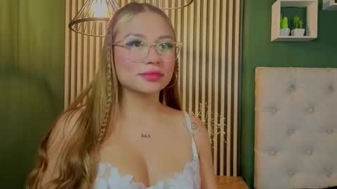 Snapshot of sky_collinss chatting on 10/11/25, 07:45 Sky  online show from 10/11/25, 07:45