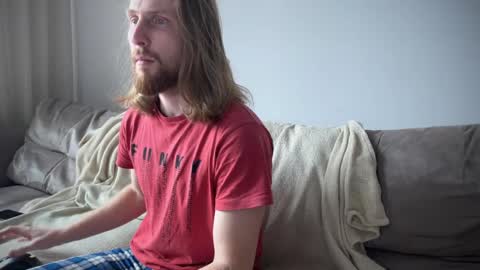 sky_guy25 online show from 03/04/25, 07:41