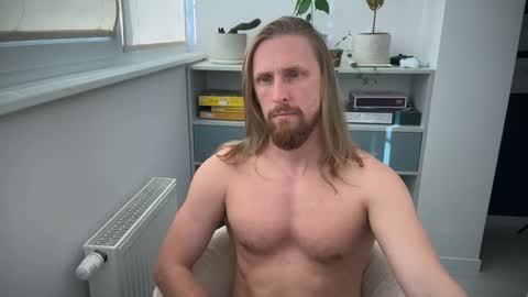 sky_guy25 online show from 09/25/25, 08:51