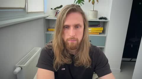 sky_guy25 online show from 10/17/25, 08:39