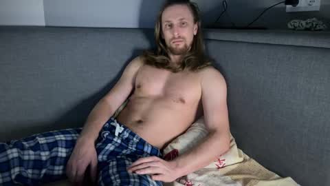 Snapshot of sky_guy25 chatting on 11/20/25, 09:25 sky_guy25 online show from 11/20/25, 09:25