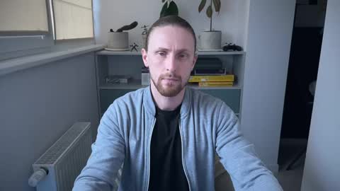 Snapshot of sky_guy25 chatting on 12/02/25, 12:32 sky_guy25 online show from 12/02/25, 12:32