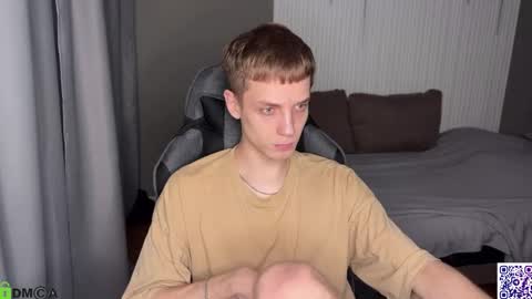 sky_hunter online show from 10/20/25, 03:12