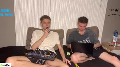 sky_hunter online show from 11/22/25, 06:18