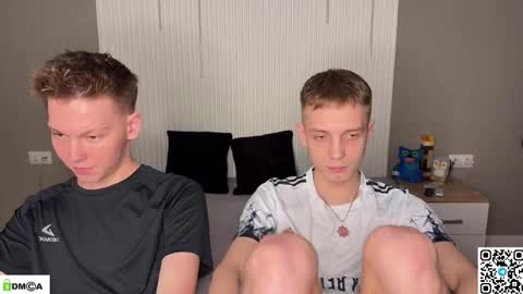 Snapshot of sky_hunter chatting on 01/19/26, 04:00 sky_hunter online show from 01/19/26, 04:00