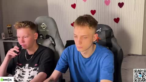 Snapshot of sky_hunter chatting on 03/22/26, 03:48 sky_hunter online show from 03/22/26, 03:48