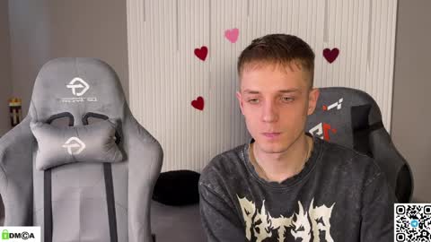 Snapshot of sky_hunter chatting on 04/01/26, 11:55 sky_hunter online show from 04/01/26, 11:55