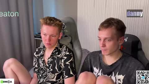 Snapshot of sky_hunter chatting on 04/16/26, 10:16 sky_hunter online show from 04/16/26, 10:16