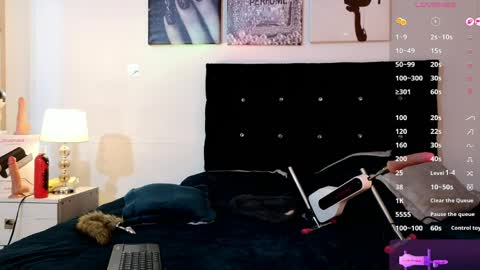 Snapshot of sky_jules chatting on 03/26/26, 08:47 Daniel online show from 03/26/26, 08:47