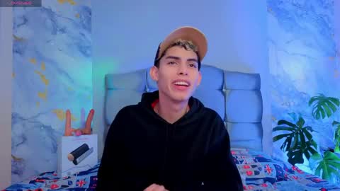 Snapshot of sky_jules chatting on 04/15/26, 01:07 Daniel online show from 04/15/26, 01:07