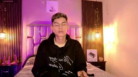 Snapshot of sky_jules chatting on 04/29/26, 01:15 Daniel online show from 04/29/26, 01:15