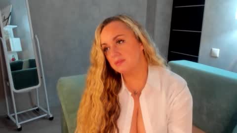 Snapshot of sky_kuper chatting on 11/27/25, 12:35 Sky online show from 11/27/25, 12:35