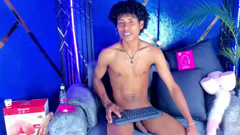 Snapshot of sky_walkerss chatting on 06/17/26, 06:20 sky_walkerss online show from 06/17/26, 06:20