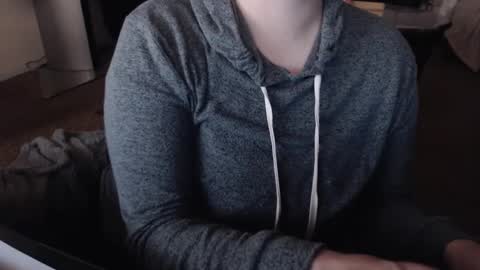 Snapshot of skyblu1 chatting on 01/18/25, 05:41 SKYLE online show from 01/18/25, 05:41