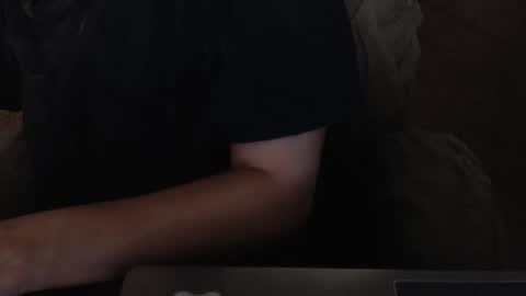 Snapshot of skyblu1 chatting on 03/01/25, 03:32 SKYLE online show from 03/01/25, 03:32