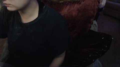 Snapshot of skyblu1 chatting on 03/01/25, 06:35 SKYLE online show from 03/01/25, 06:35