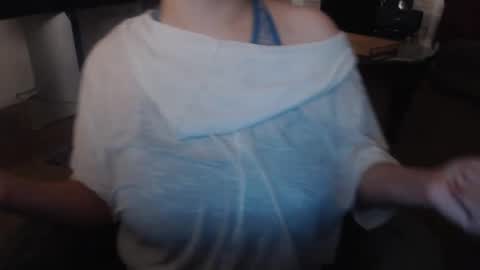 Snapshot of skyblu1 chatting on 03/08/25, 07:38 SKYLE online show from 03/08/25, 07:38