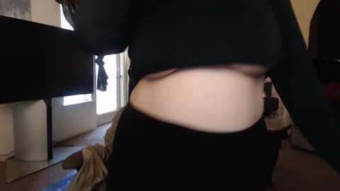 Snapshot of skyblu1 chatting on 03/11/25, 10:42 SKYLE online show from 03/11/25, 10:42