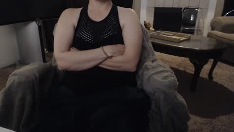 Snapshot of skyblu1 chatting on 09/28/25, 04:40 SKYLE online show from 09/28/25, 04:40