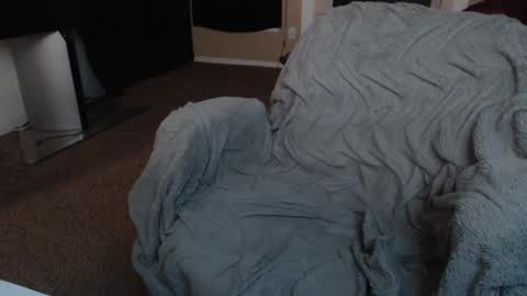 Snapshot of skyblu1 chatting on 09/30/25, 06:29 SKYLE online show from 09/30/25, 06:29