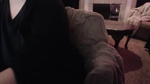 Snapshot of skyblu1 chatting on 10/08/25, 07:50 SKYLE online show from 10/08/25, 07:50