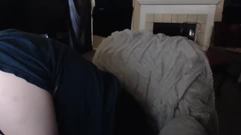 Snapshot of skyblu1 chatting on 10/14/25, 08:20 SKYLE online show from 10/14/25, 08:20