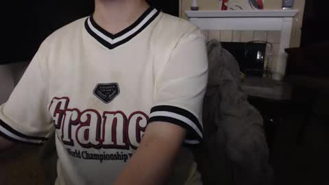 Snapshot of skyblu1 chatting on 10/23/25, 03:50 SKYLE online show from 10/23/25, 03:50