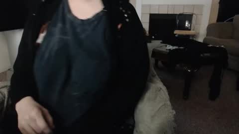 Snapshot of skyblu1 chatting on 10/31/25, 08:54 SKYLE online show from 10/31/25, 08:54