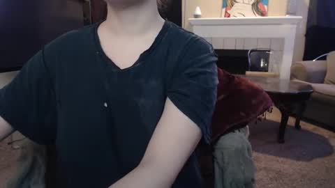 Snapshot of skyblu1 chatting on 11/04/25, 10:31 SKYLE online show from 11/04/25, 10:31