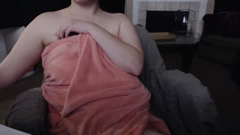 Snapshot of skyblu1 chatting on 11/28/25, 06:16 SKYLE online show from 11/28/25, 06:16