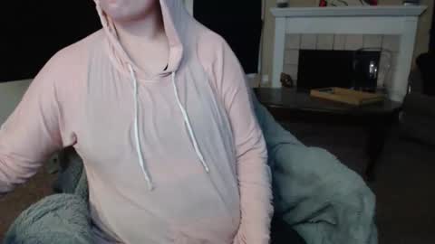 Snapshot of skyblu1 chatting on 11/29/25, 10:35 SKYLE online show from 11/29/25, 10:35