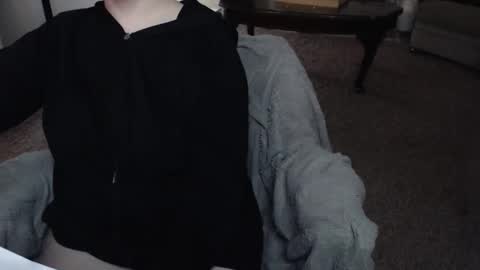 Snapshot of skyblu1 chatting on 12/20/25, 03:30 SKYLE online show from 12/20/25, 03:30