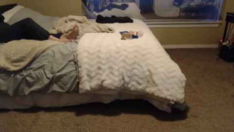 Snapshot of skyblu1 chatting on 02/04/26, 12:05 SKYLE online show from 02/04/26, 12:05