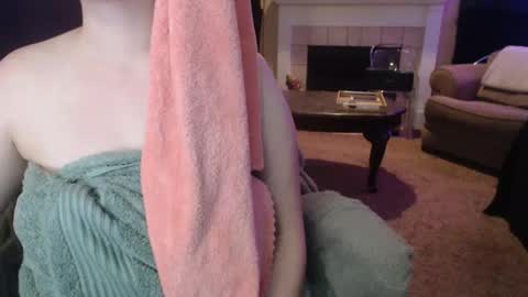 Snapshot of skyblu1 chatting on 03/01/26, 07:54 SKYLE online show from 03/01/26, 07:54