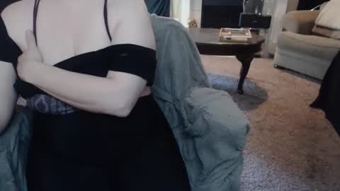 Snapshot of skyblu1 chatting on 03/01/26, 08:00 SKYLE online show from 03/01/26, 08:00