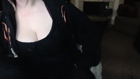 SKYLE   online show from 03/11/26, 02:28